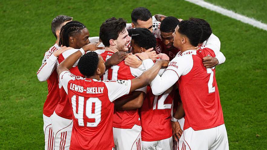 Arsenal versloeg Bayern München eindelijk in de Champions League